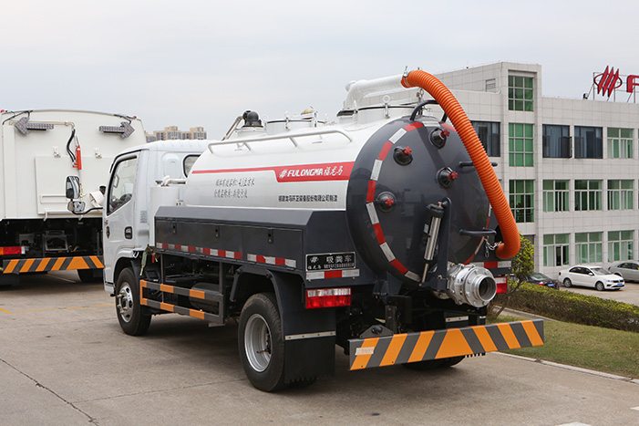 sewage disposal truck