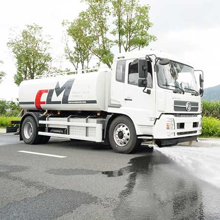 Understanding the Mechanics Behind Pressure Cleaning Trucks