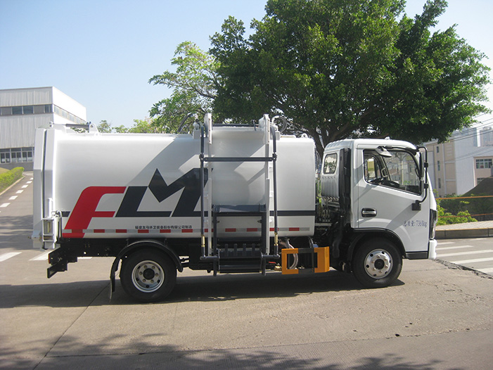 How Hydraulic Garbage Trucks Transform Waste Management