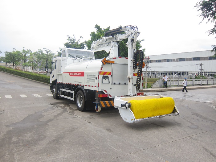Wall Cleaning Truck
