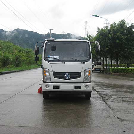 Electrifying Cleanliness: How Sweeper Trucks are Changing Cityscapes