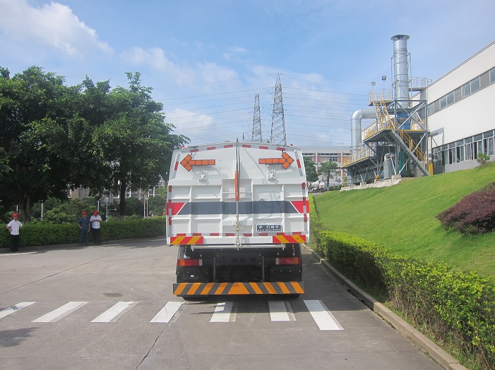 Street Cleaning Trucks: Innovations Driving Urban Cleanliness