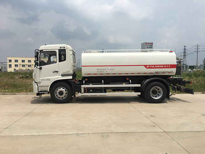 The Key Role of Water Tanker Trucks in Urban Planning