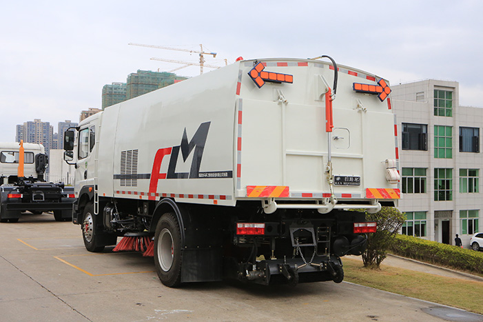 Street Sweepers 2.0: How Smart Technology is Revolutionizing Sweeper Lorries