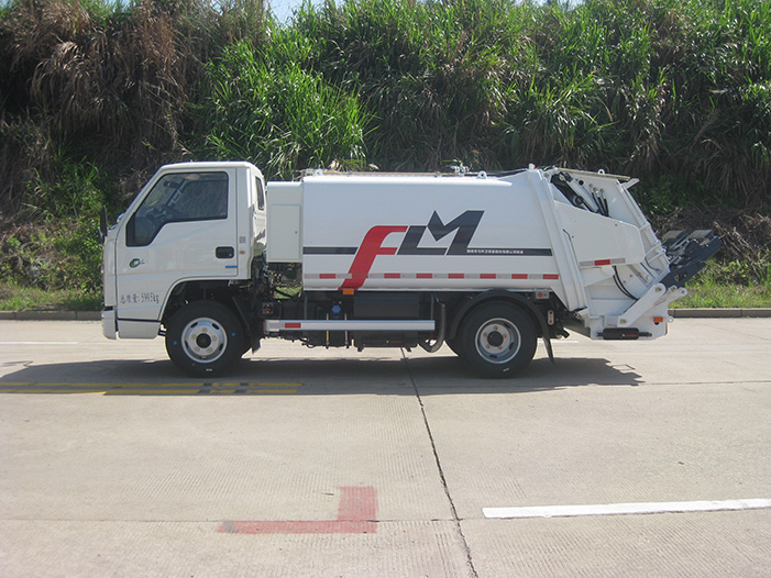 Fulongma Compressed Garbage Truck: A New Choice for Efficient Cleaning